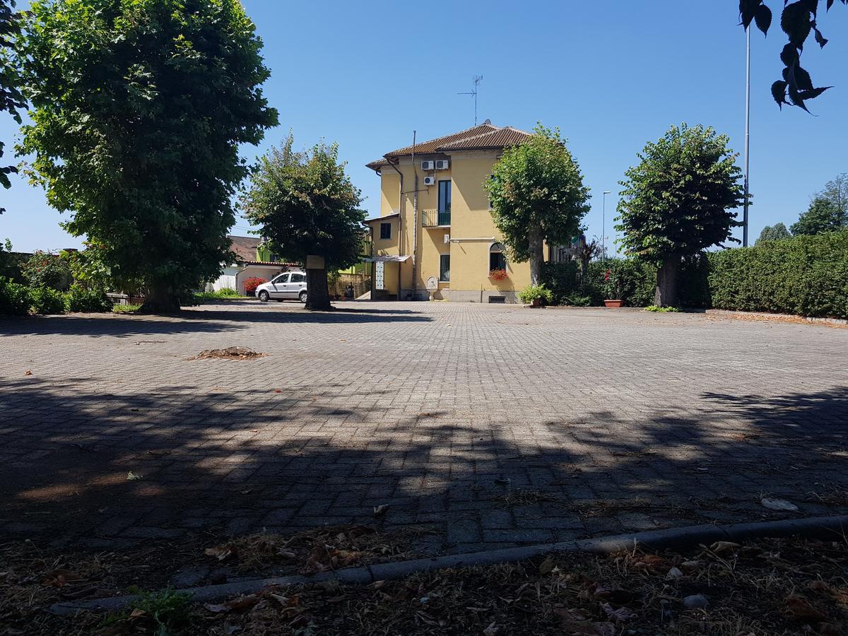 Hotel La Pendola Ozzero Extérieur photo